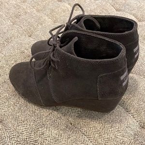 Toms wedge booties size 7.5